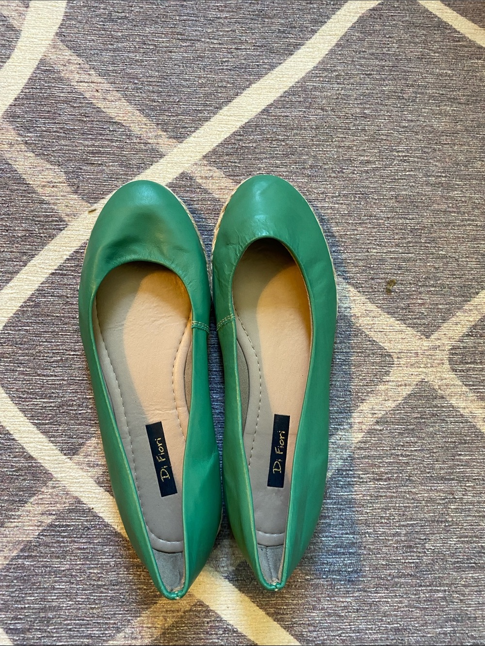 FIONI Clothing Emerald Green Leather Ballet Flats